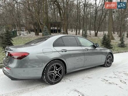 Сірий Мерседес Е-Клас, об'ємом двигуна 1.95 л та пробігом 68 тис. км за 54500 $, фото 1 на Automoto.ua