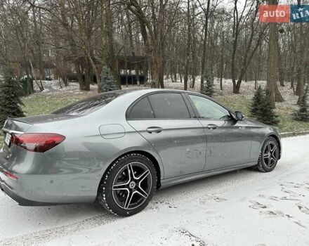 Сірий Мерседес Е-Клас, об'ємом двигуна 1.95 л та пробігом 68 тис. км за 54500 $, фото 1 на Automoto.ua