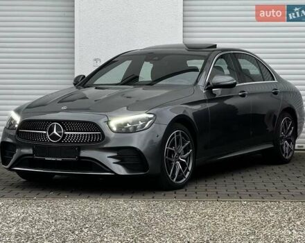 Серый Мерседес Е-Класс, объемом двигателя 2 л и пробегом 28 тыс. км за 47500 $, фото 1 на Automoto.ua
