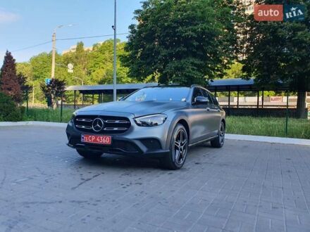 Мерседес Е-Класс 2022 в Киеве на Automoto.ua Серый Мерседес Е-Класс, объемом двигателя 3 л и пробегом 14 тыс. км за 59999 $, фото 1 на Automoto.ua