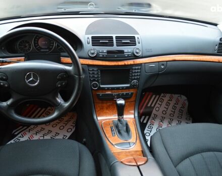 Синий Мерседес Е-Класс, объемом двигателя 0 л и пробегом 300 тыс. км за 9300 $, фото 6 на Automoto.ua