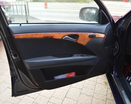 Синий Мерседес Е-Класс, объемом двигателя 0 л и пробегом 300 тыс. км за 9300 $, фото 8 на Automoto.ua