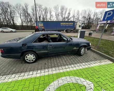 Синий Мерседес Е-Класс, объемом двигателя 2 л и пробегом 270 тыс. км за 2500 $, фото 1 на Automoto.ua