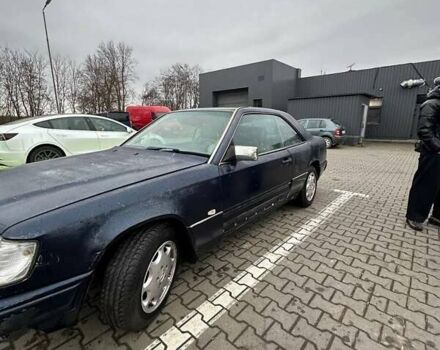Синий Мерседес Е-Класс, объемом двигателя 2 л и пробегом 270 тыс. км за 2500 $, фото 5 на Automoto.ua