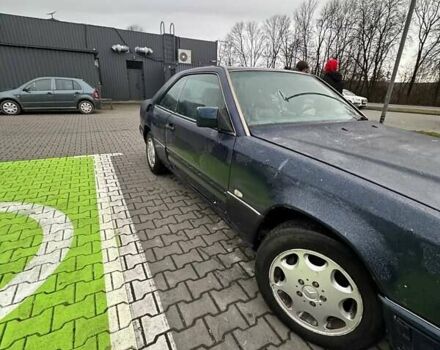 Синий Мерседес Е-Класс, объемом двигателя 2 л и пробегом 270 тыс. км за 2500 $, фото 6 на Automoto.ua