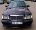 Синій Мерседес Е-Клас, об'ємом двигуна 2 л та пробігом 380 тис. км за 4000 $, фото 1 на Automoto.ua