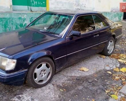 Синий Мерседес Е-Класс, объемом двигателя 2 л и пробегом 260 тыс. км за 3500 $, фото 4 на Automoto.ua