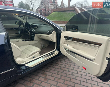 Синий Мерседес Е-Класс, объемом двигателя 3.5 л и пробегом 138 тыс. км за 18800 $, фото 32 на Automoto.ua