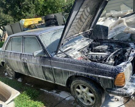 Синий Мерседес Е-Класс, объемом двигателя 2 л и пробегом 299 тыс. км за 700 $, фото 4 на Automoto.ua