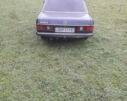 Синий Мерседес Е-Класс, объемом двигателя 2 л и пробегом 407 тыс. км за 1000 $, фото 3 на Automoto.ua