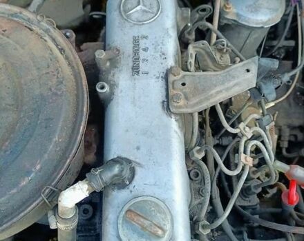 Синий Мерседес Е-Класс, объемом двигателя 2.4 л и пробегом 400 тыс. км за 700 $, фото 1 на Automoto.ua