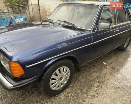 Мерседес Е-Класс 1982 в Кропивницком (Кировограде) на Automoto.ua Синий Мерседес Е-Класс, объемом двигателя 3 л и пробегом 287 тыс. км за 1500 $, фото 1 на Automoto.ua