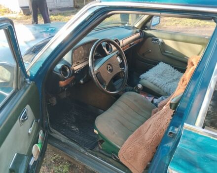 Синій Мерседес Е-Клас, об'ємом двигуна 2.4 л та пробігом 300 тис. км за 1200 $, фото 4 на Automoto.ua