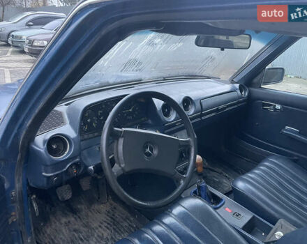 Синій Мерседес Е-Клас, об'ємом двигуна 2.4 л та пробігом 400 тис. км за 1300 $, фото 8 на Automoto.ua