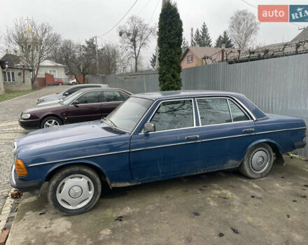 Синий Мерседес Е-Класс, объемом двигателя 2.4 л и пробегом 400 тыс. км за 1200 $, фото 1 на Automoto.ua