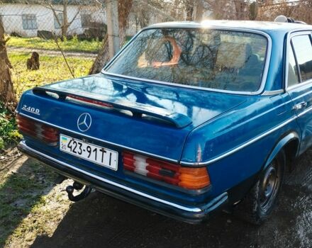 Синій Мерседес Е-Клас, об'ємом двигуна 2.4 л та пробігом 300 тис. км за 1200 $, фото 2 на Automoto.ua