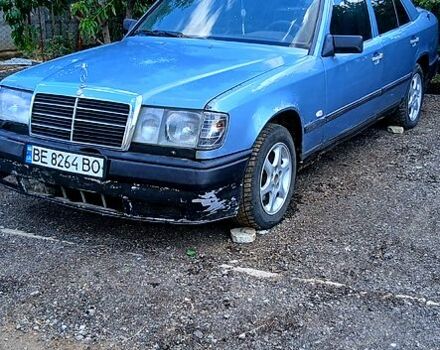 Синий Мерседес Е-Класс, объемом двигателя 2.3 л и пробегом 0 тыс. км за 600 $, фото 1 на Automoto.ua