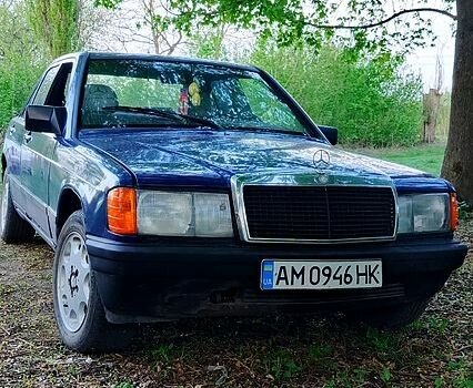 Синий Мерседес Е-Класс, объемом двигателя 2 л и пробегом 0 тыс. км за 2450 $, фото 1 на Automoto.ua
