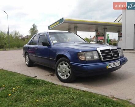 Синий Мерседес Е-Класс, объемом двигателя 2 л и пробегом 355 тыс. км за 3100 $, фото 4 на Automoto.ua