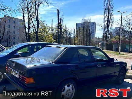 Синий Мерседес Е-Класс, объемом двигателя 2 л и пробегом 377 тыс. км за 1500 $, фото 3 на Automoto.ua