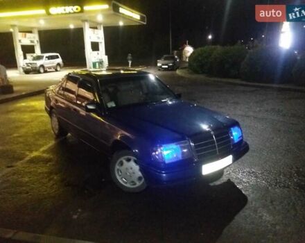 Синий Мерседес Е-Класс, объемом двигателя 2 л и пробегом 355 тыс. км за 3100 $, фото 6 на Automoto.ua