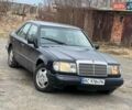 Синий Мерседес Е-Класс, объемом двигателя 2 л и пробегом 400 тыс. км за 1650 $, фото 1 на Automoto.ua