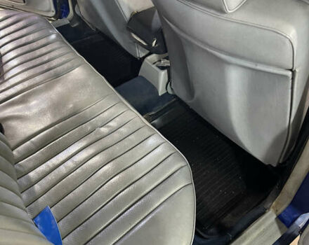 Синий Мерседес Е-Класс, объемом двигателя 2.5 л и пробегом 100 тыс. км за 1100 $, фото 13 на Automoto.ua