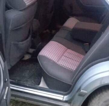 Синий Мерседес Е-Класс, объемом двигателя 2.55 л и пробегом 255 тыс. км за 2500 $, фото 10 на Automoto.ua