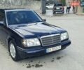 Синій Мерседес Е-Клас, об'ємом двигуна 2 л та пробігом 300 тис. км за 2100 $, фото 1 на Automoto.ua