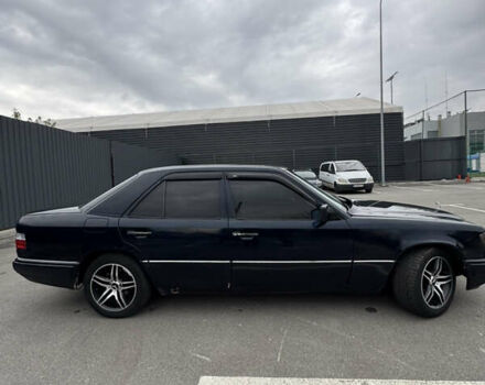 Синий Мерседес Е-Класс, объемом двигателя 2.3 л и пробегом 370 тыс. км за 2900 $, фото 2 на Automoto.ua