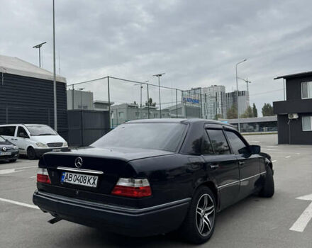 Синий Мерседес Е-Класс, объемом двигателя 2.3 л и пробегом 370 тыс. км за 2900 $, фото 7 на Automoto.ua