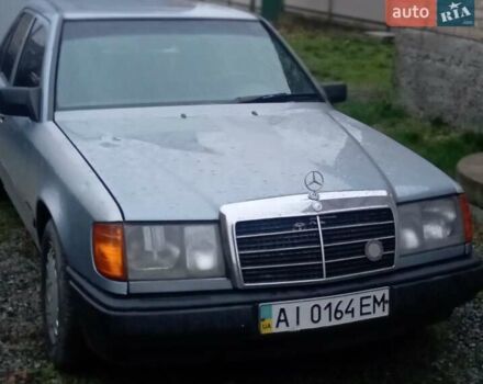 Синий Мерседес Е-Класс, объемом двигателя 2.55 л и пробегом 255 тыс. км за 2500 $, фото 2 на Automoto.ua