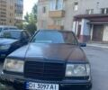 Синий Мерседес Е-Класс, объемом двигателя 2 л и пробегом 400 тыс. км за 1000 $, фото 1 на Automoto.ua