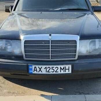 Синій Мерседес Е-Клас, об'ємом двигуна 2 л та пробігом 400 тис. км за 3500 $, фото 1 на Automoto.ua
