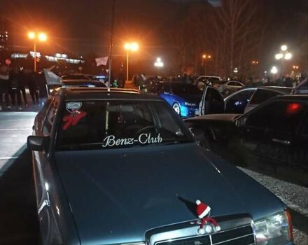 Синій Мерседес Е-Клас, об'ємом двигуна 2.3 л та пробігом 450 тис. км за 3000 $, фото 4 на Automoto.ua