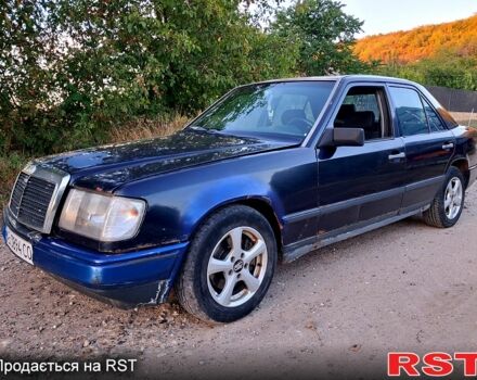 Синий Мерседес Е-Класс, объемом двигателя 2 л и пробегом 300 тыс. км за 1499 $, фото 1 на Automoto.ua