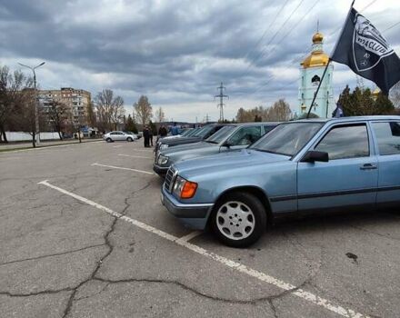 Синій Мерседес Е-Клас, об'ємом двигуна 2.3 л та пробігом 450 тис. км за 3000 $, фото 8 на Automoto.ua