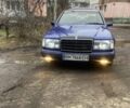 Синий Мерседес Е-Класс, объемом двигателя 2 л и пробегом 406 тыс. км за 3352 $, фото 1 на Automoto.ua