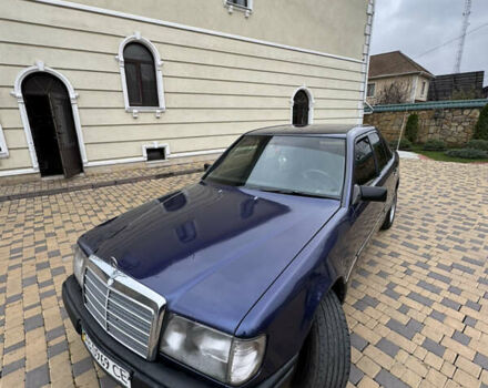 Синий Мерседес Е-Класс, объемом двигателя 2 л и пробегом 390 тыс. км за 1950 $, фото 6 на Automoto.ua