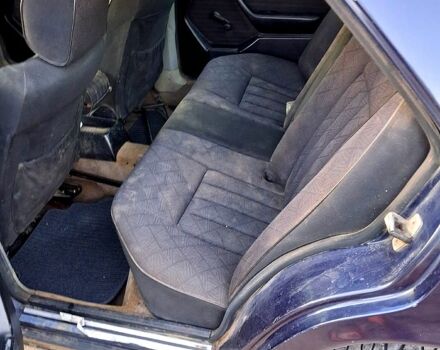 Синий Мерседес Е-Класс, объемом двигателя 2 л и пробегом 300 тыс. км за 1499 $, фото 5 на Automoto.ua