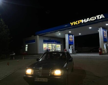 Синий Мерседес Е-Класс, объемом двигателя 2 л и пробегом 170 тыс. км за 1200 $, фото 2 на Automoto.ua
