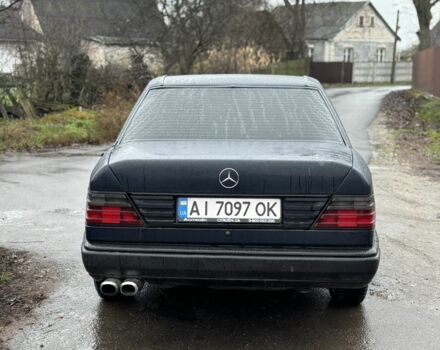 Синій Мерседес Е-Клас, об'ємом двигуна 2 л та пробігом 200 тис. км за 1490 $, фото 5 на Automoto.ua