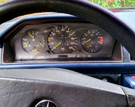 Синій Мерседес Е-Клас, об'ємом двигуна 2.3 л та пробігом 286 тис. км за 2100 $, фото 4 на Automoto.ua