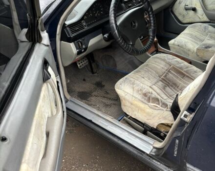 Синій Мерседес Е-Клас, об'ємом двигуна 2 л та пробігом 200 тис. км за 1490 $, фото 6 на Automoto.ua