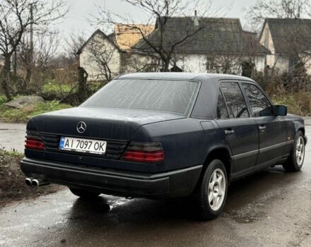 Синій Мерседес Е-Клас, об'ємом двигуна 2 л та пробігом 200 тис. км за 1490 $, фото 3 на Automoto.ua