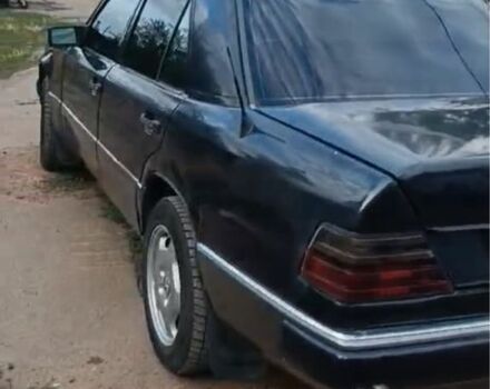 Синій Мерседес Е-Клас, об'ємом двигуна 2.6 л та пробігом 300 тис. км за 2200 $, фото 4 на Automoto.ua