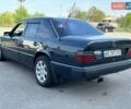 Синий Мерседес Е-Класс, объемом двигателя 2 л и пробегом 430 тыс. км за 2600 $, фото 1 на Automoto.ua