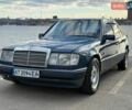 Синий Мерседес Е-Класс, объемом двигателя 2.6 л и пробегом 500 тыс. км за 2600 $, фото 2 на Automoto.ua