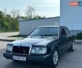 Синий Мерседес Е-Класс, объемом двигателя 2 л и пробегом 430 тыс. км за 2600 $, фото 2 на Automoto.ua