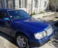 Синий Мерседес Е-Класс, объемом двигателя 3 л и пробегом 100 тыс. км за 2000 $, фото 5 на Automoto.ua